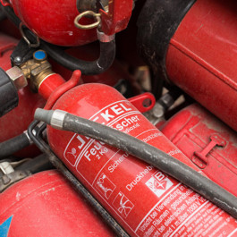 Altautoverwertung Altautoverwertung Feuerlöscher
