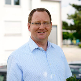 Herr Helmut Oberguggenberger